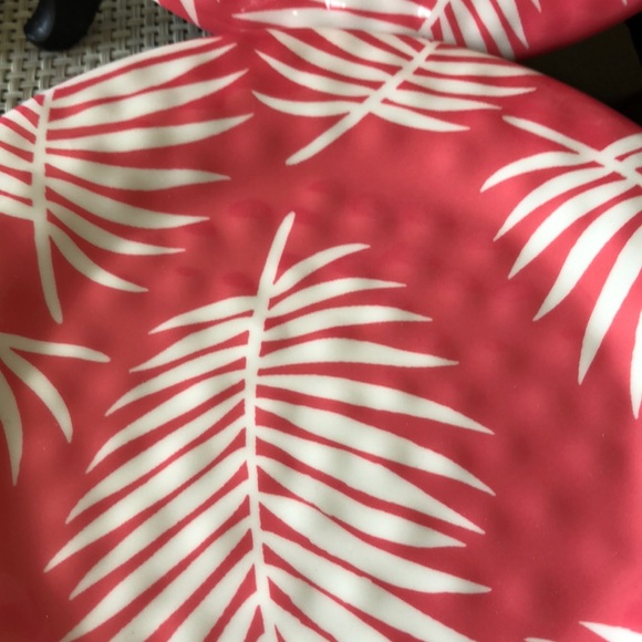 Paradise Found Outdoor Dining Set! - Picture 4 of 8